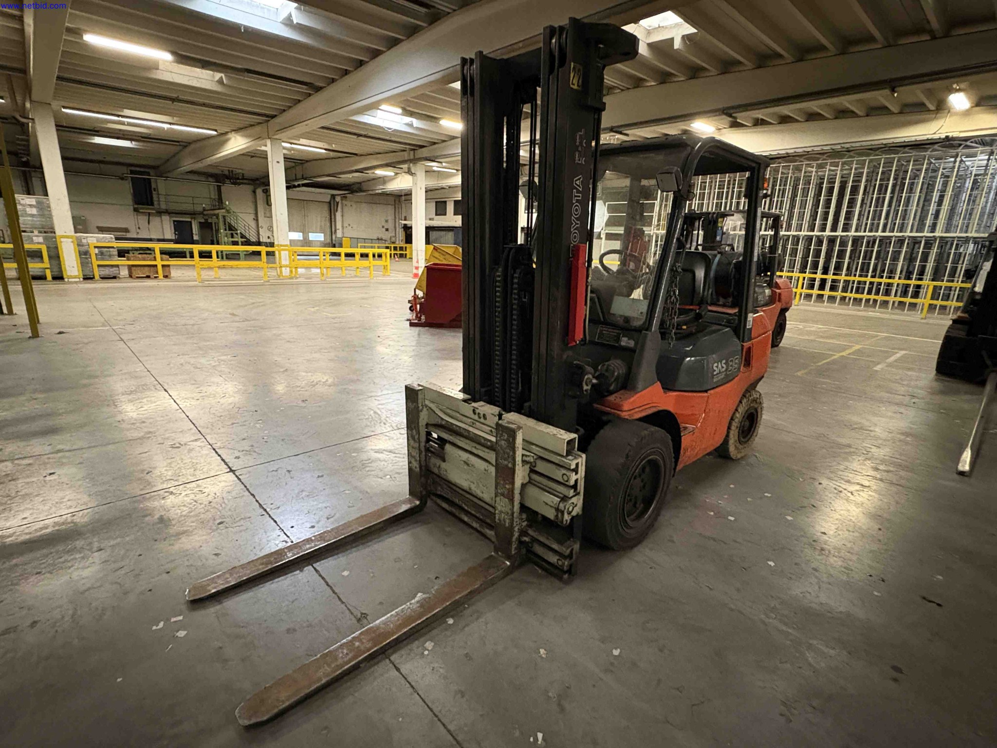 Counterbalance Fork Lift Truck Toyota 02-7FGJF35 – foto 2 – kavel bij NetBid, Sint Baafs Vijve