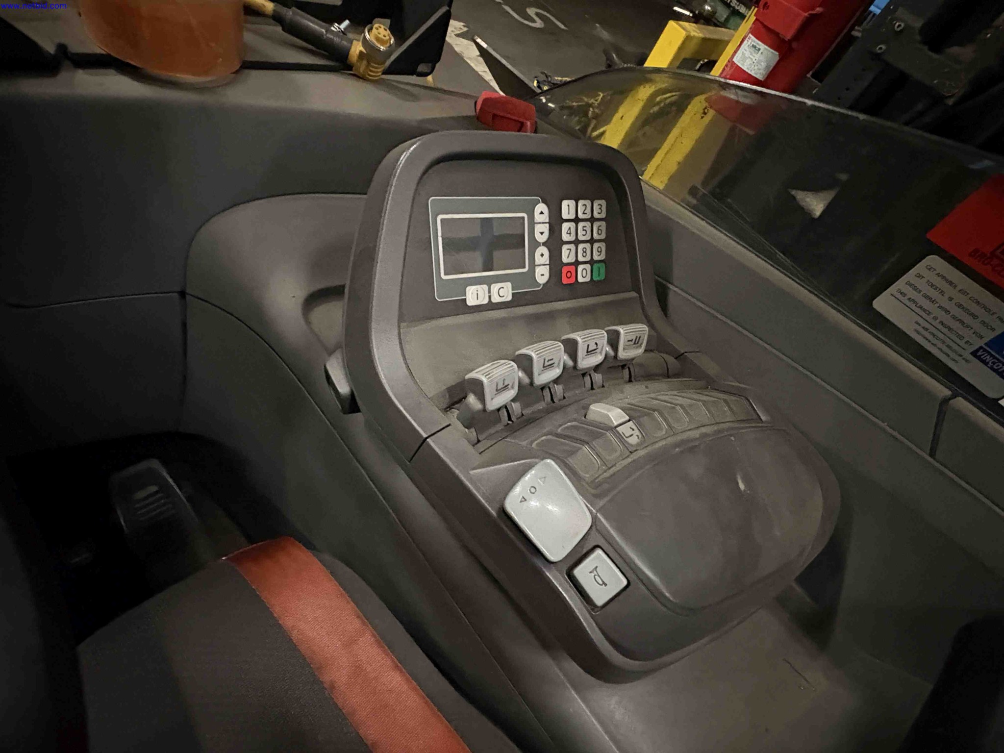 Battery Electric Reach Truck Toyota BT RREQ250 – foto 7 – kavel bij NetBid, Sint Baafs Vijve