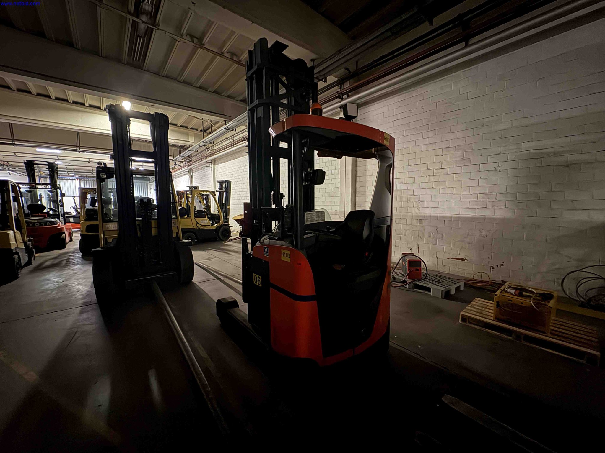 Battery Electric Reach Truck Toyota BT RREQ250 – foto 2 – kavel bij NetBid, Sint Baafs Vijve
