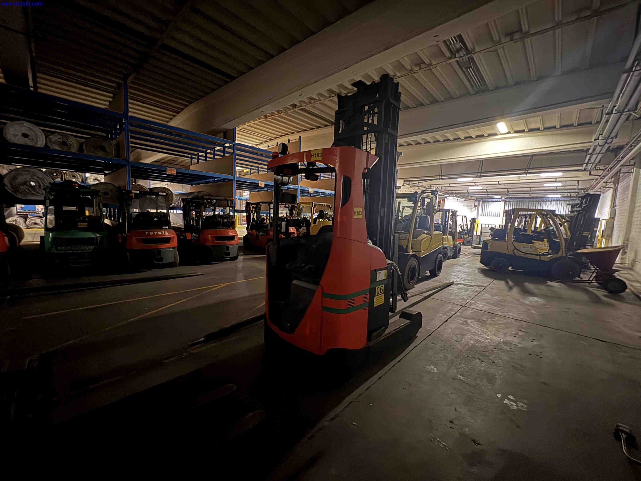 Battery Electric Reach Truck Toyota BT RREQ250 – foto 4 – kavel bij NetBid, Sint Baafs Vijve