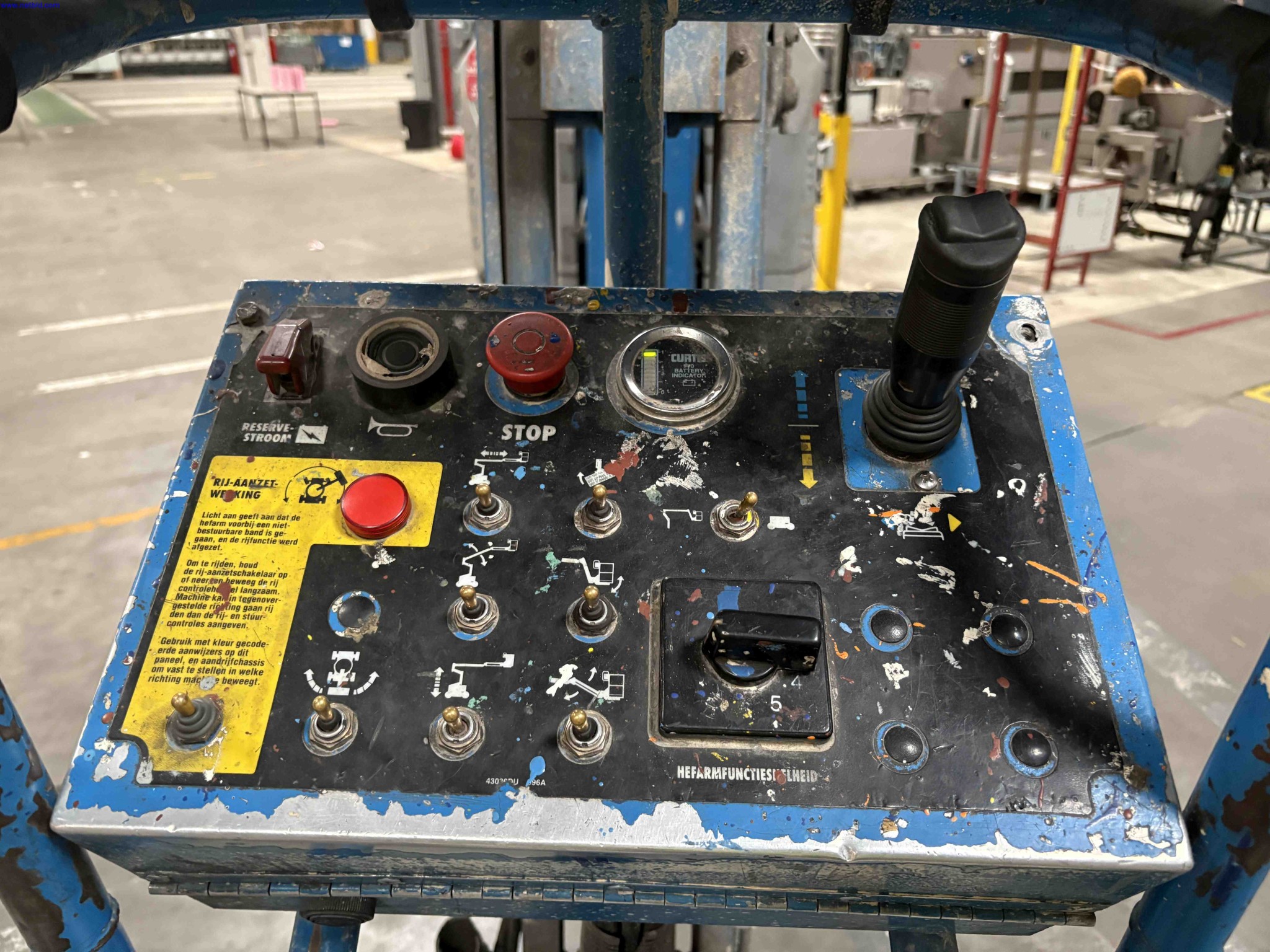 Self-Propelled Scissor Lift Genie Z-34/22N – foto 6 – kavel bij NetBid, Sint Baafs Vijve
