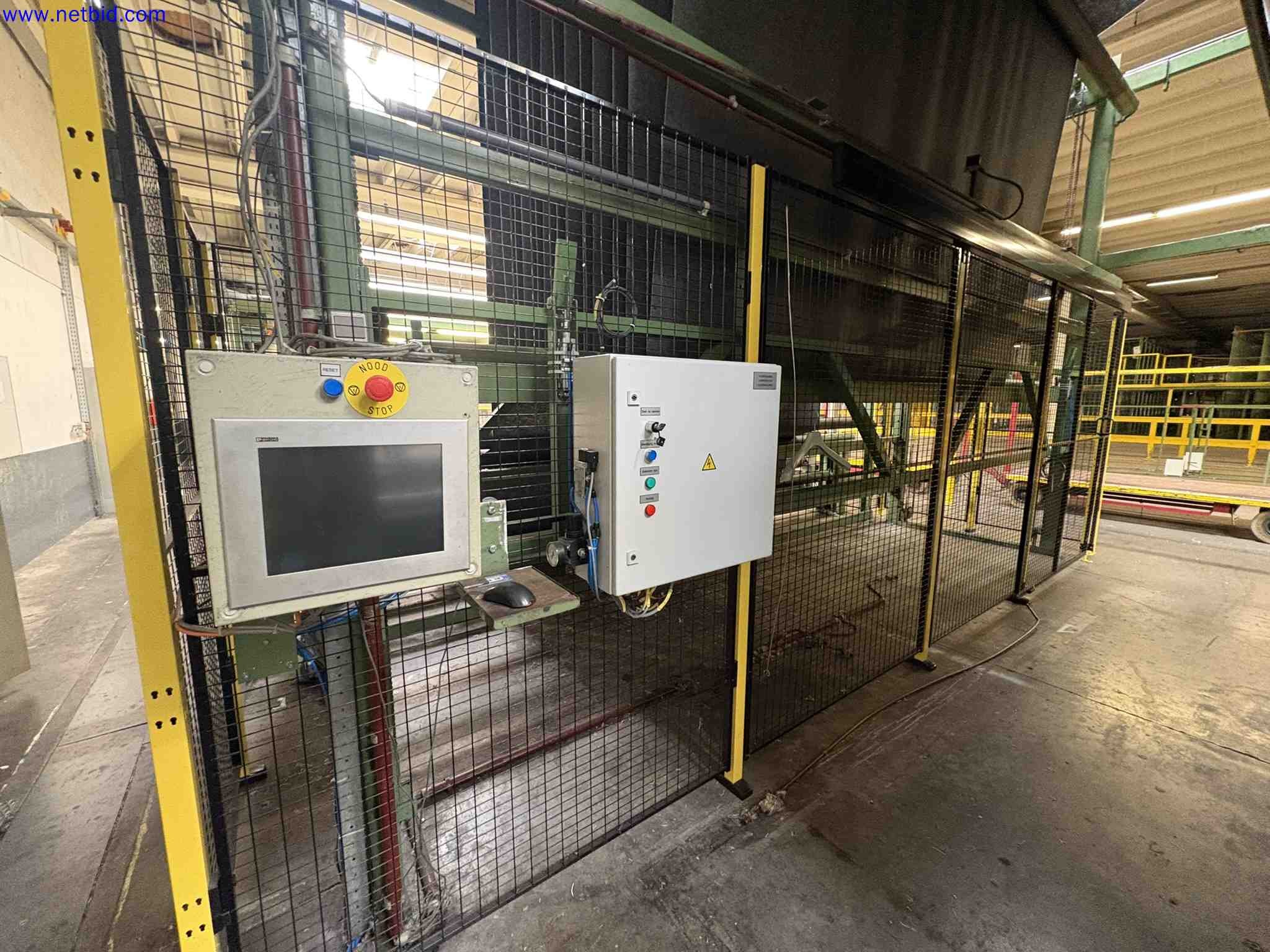 Uzavření závodu společnosti Balta Industries (Belgie) – výrobní závody výrobce koberců-45