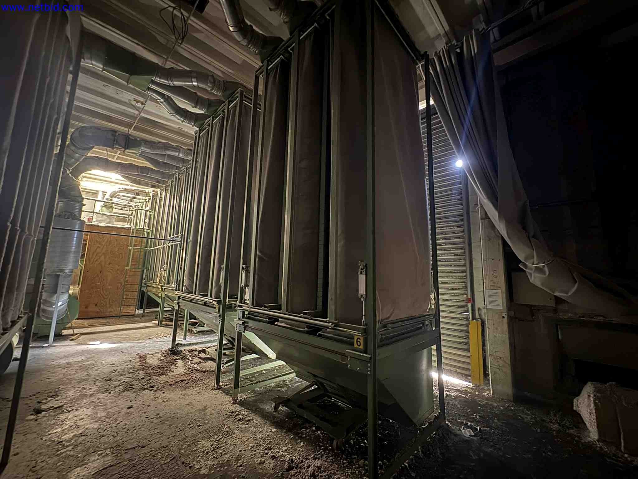 Uzavření závodu společnosti Balta Industries (Belgie) – výrobní závody výrobce koberců-46
