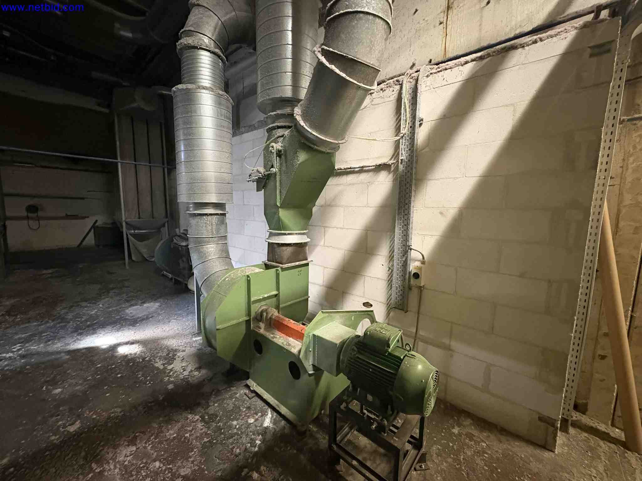 Uzavření závodu společnosti Balta Industries (Belgie) – výrobní závody výrobce koberců-50