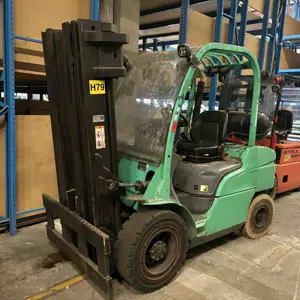 Vysokozdvižný vozík s protizávažím na LPG Mitsubishi FG30N