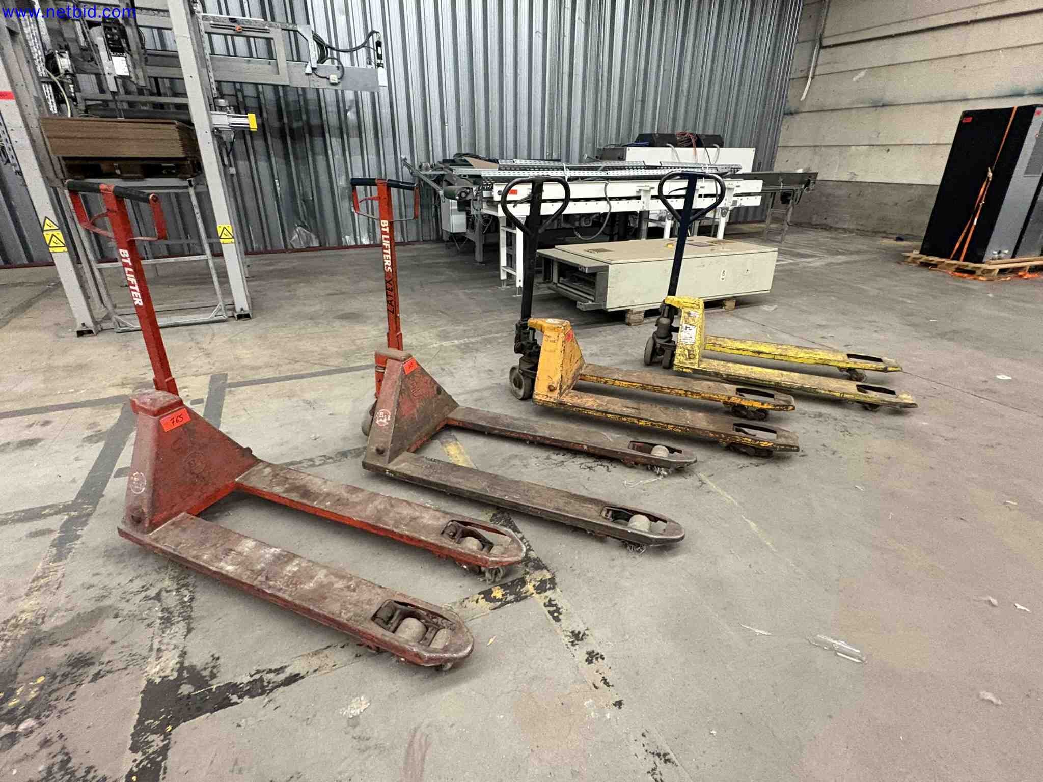 Uzavření závodu společnosti Balta Industries (Belgie) – výrobní závody výrobce koberců-1