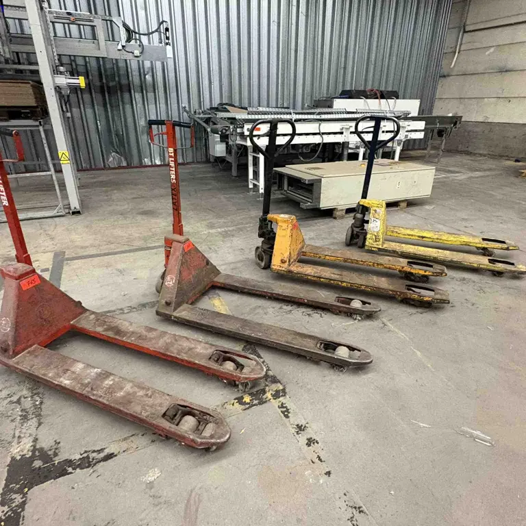4 Rucní hydraulické paletové vozíky