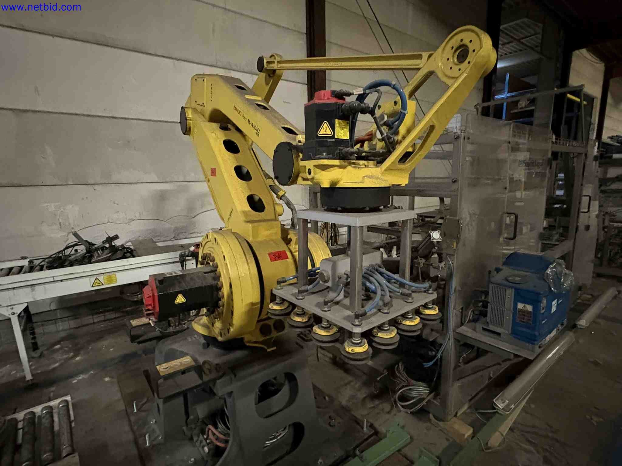 Automated Industrial Packaging Line with Robotic Handling and Hot Melt Adhesive System. Smurfit Kappa 2013 – foto 3 – kavel bij NetBid, Sint Baafs Vijve