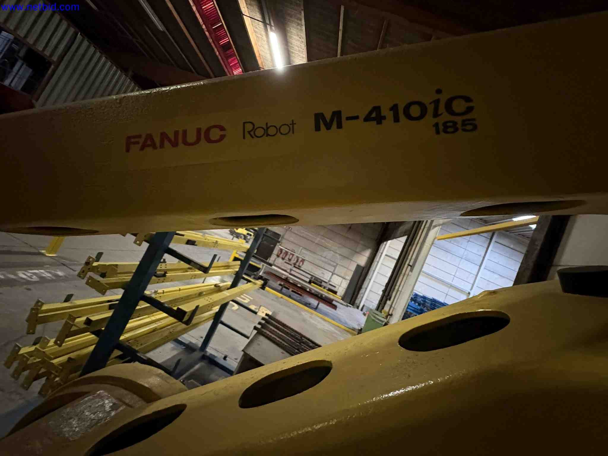 Automated Industrial Packaging Line with Robotic Handling and Hot Melt Adhesive System. Smurfit Kappa 2013 – foto 6 – kavel bij NetBid, Sint Baafs Vijve