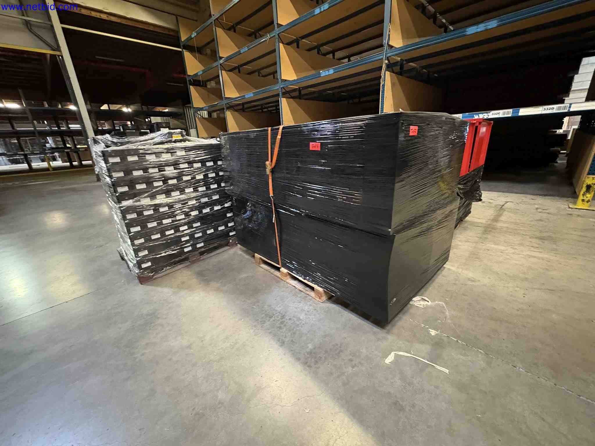 1 set Boxes and raks Wurth – foto 6 – kavel bij NetBid, Sint Baafs Vijve