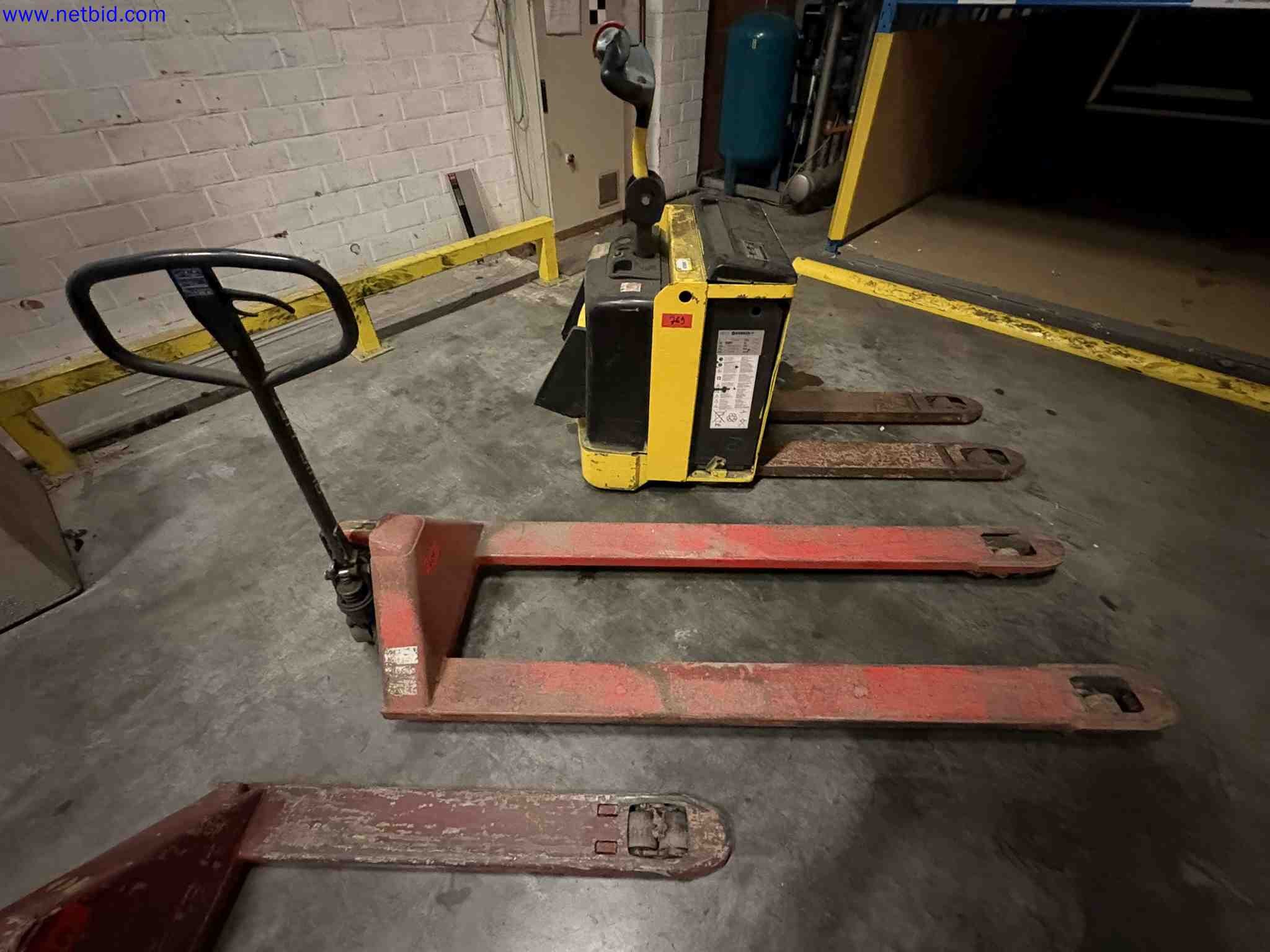 3 Pallet Trucks Hyster – foto 4 – kavel bij NetBid, Sint Baafs Vijve