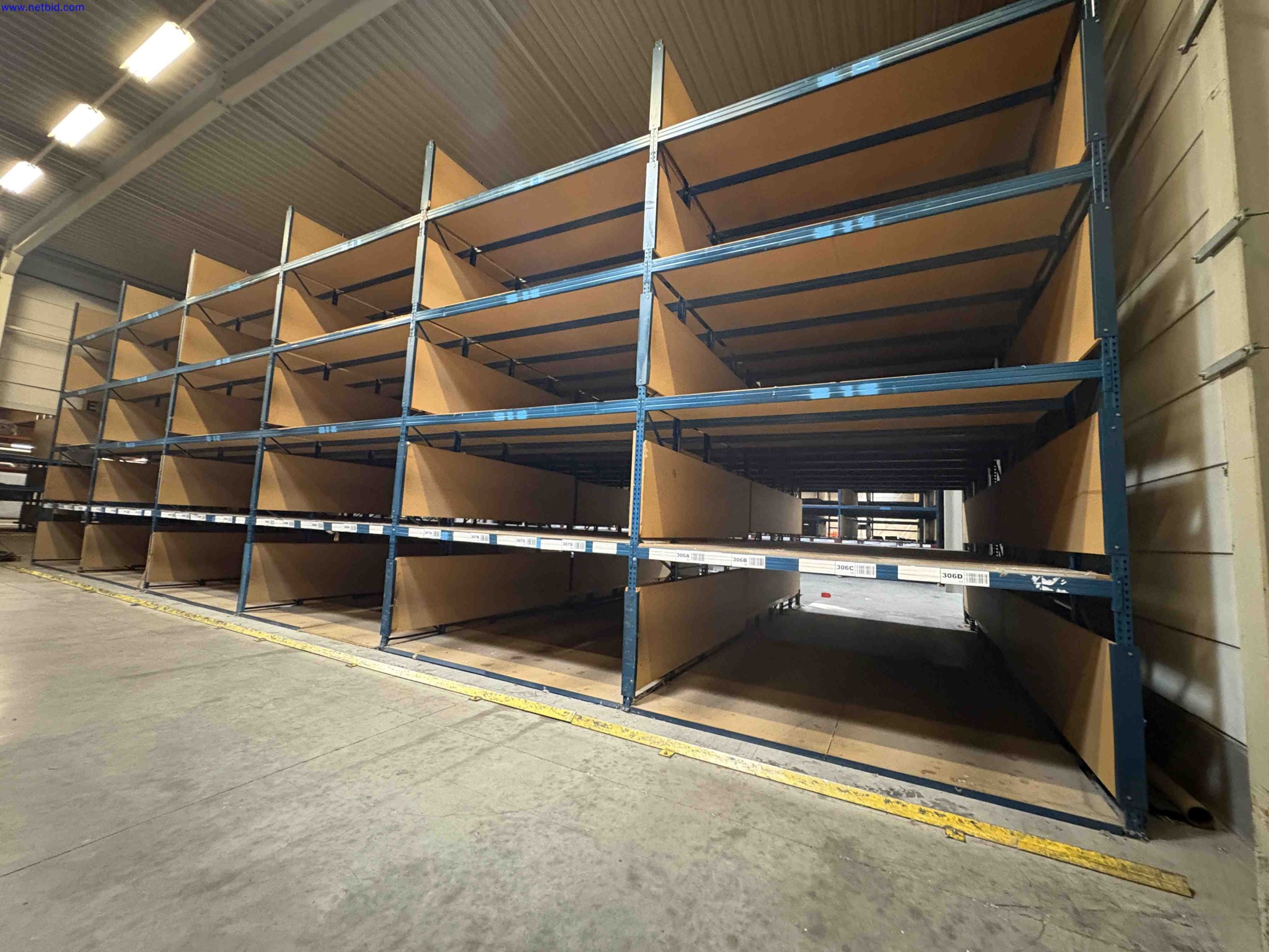 High Bay Wide Span Carpet Storage Racking – foto 10 – kavel bij NetBid, Sint Baafs Vijve