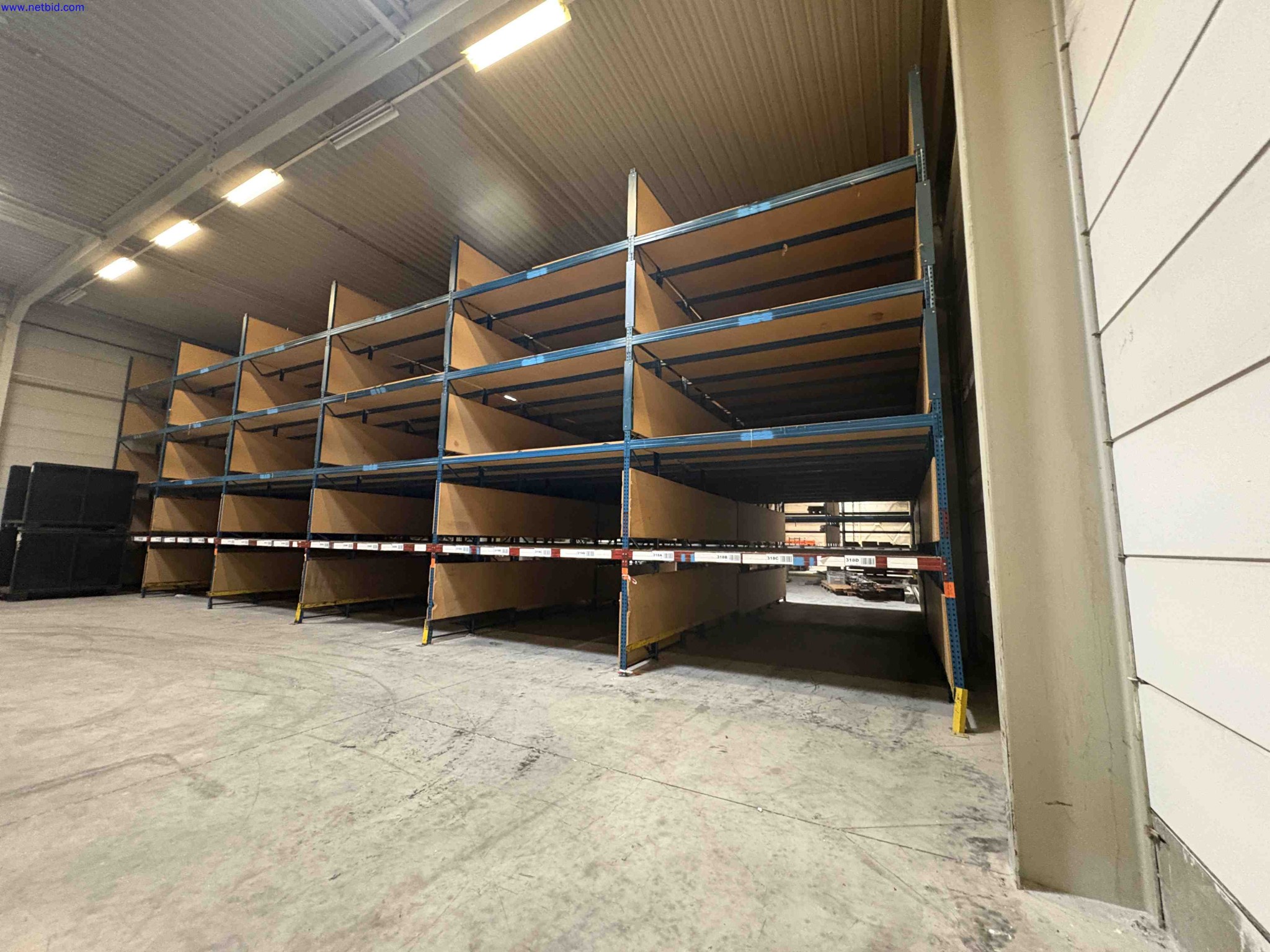 High Bay Wide Span Carpet Storage Racking – foto 15 – kavel bij NetBid, Sint Baafs Vijve