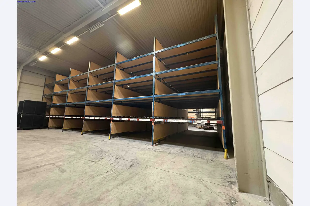 Uzavření závodu společnosti Balta Industries (Belgie) – výrobní závody výrobce koberců-15
