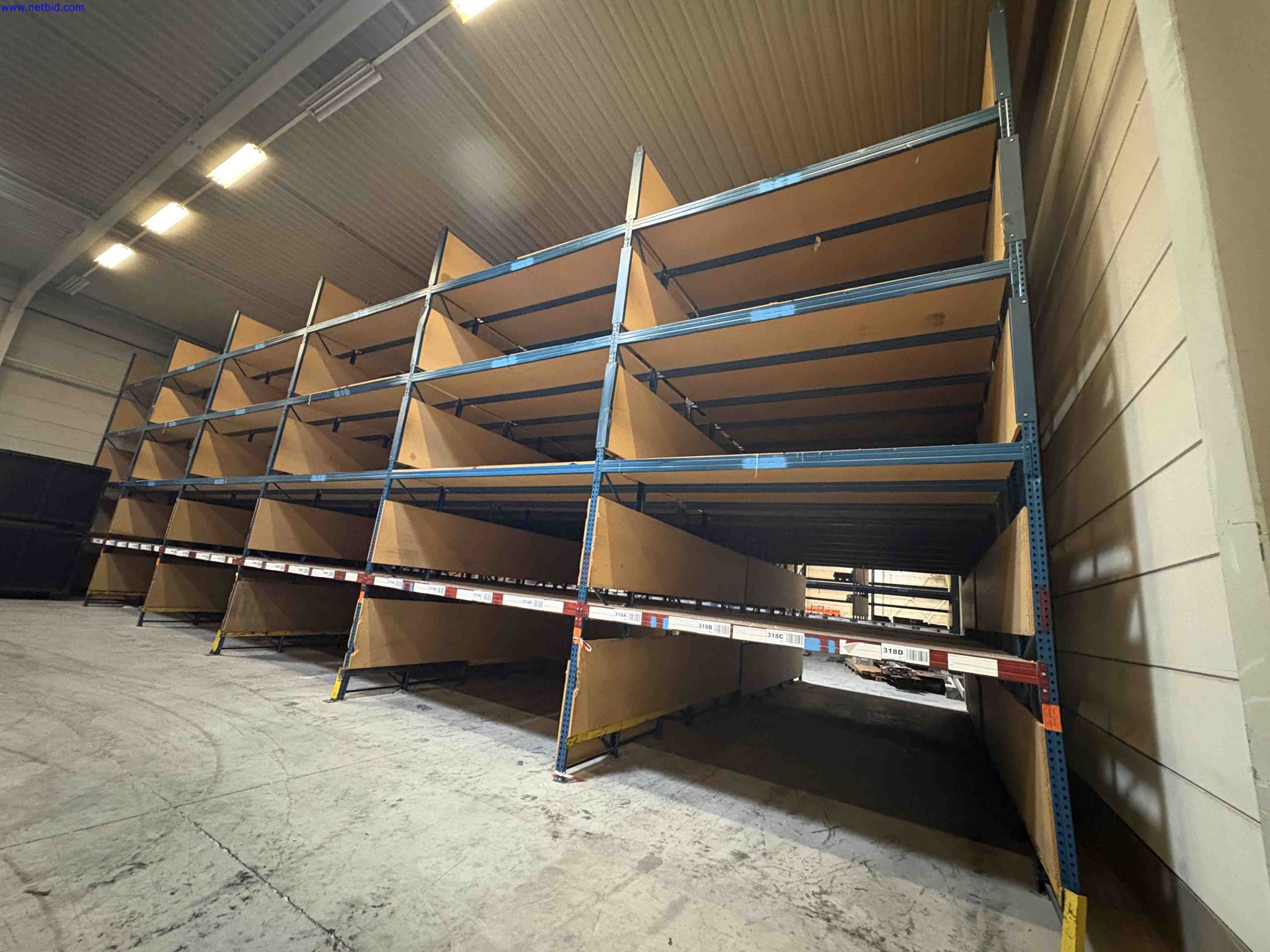 High Bay Wide Span Carpet Storage Racking – foto 16 – kavel bij NetBid, Sint Baafs Vijve