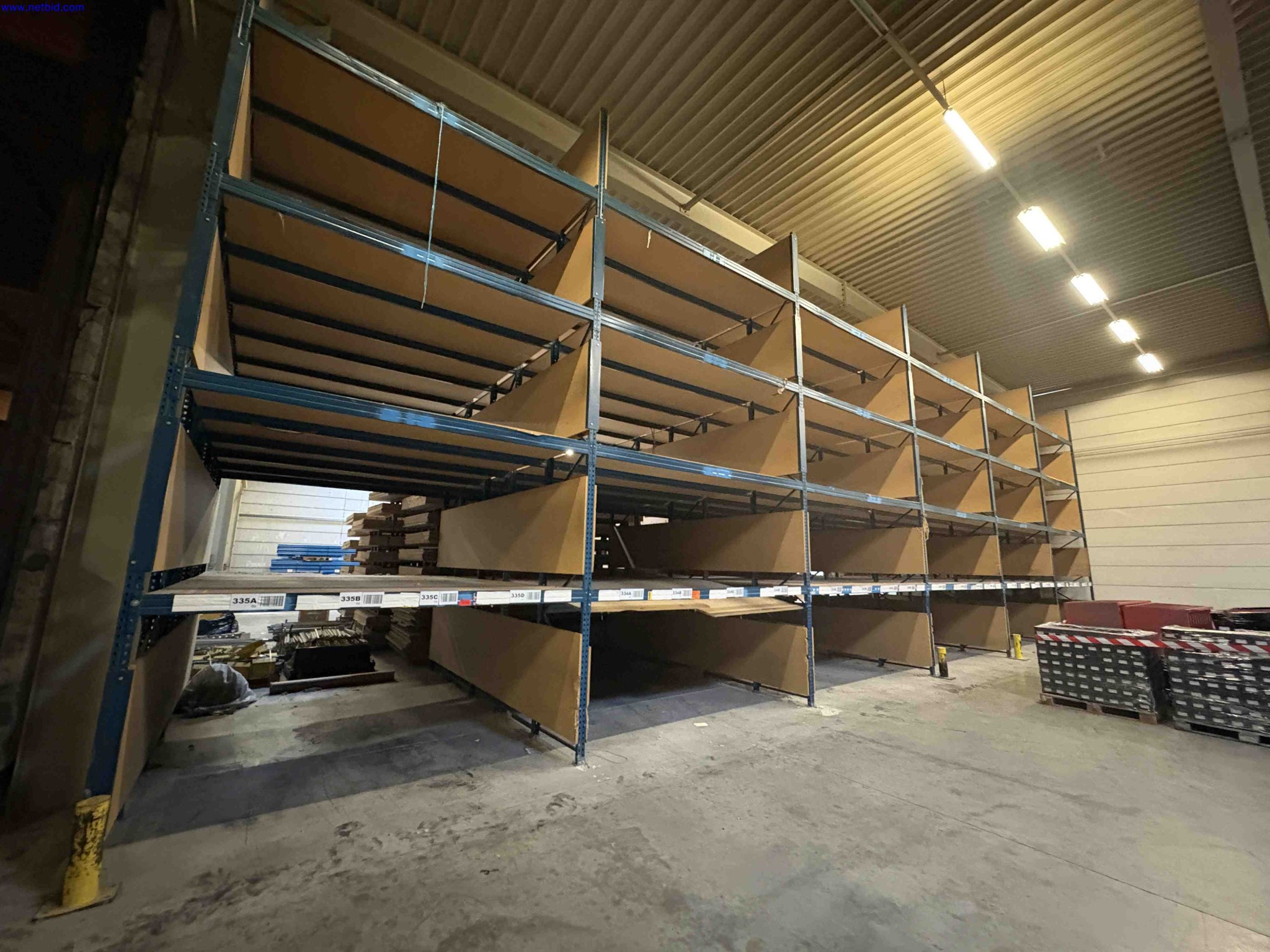 High Bay Wide Span Carpet Storage Racking – foto 28 – kavel bij NetBid, Sint Baafs Vijve