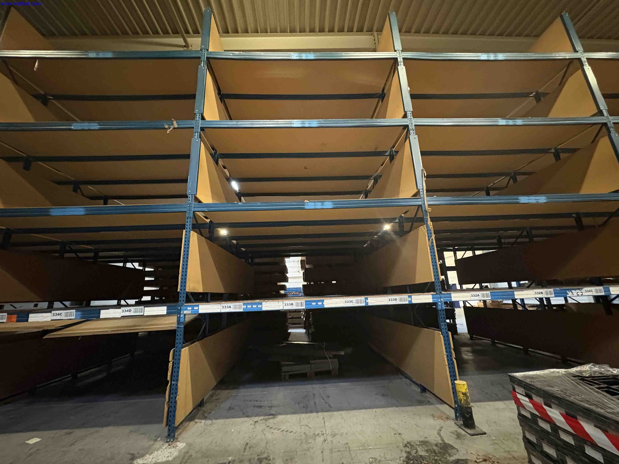 High Bay Wide Span Carpet Storage Racking – foto 29 – kavel bij NetBid, Sint Baafs Vijve