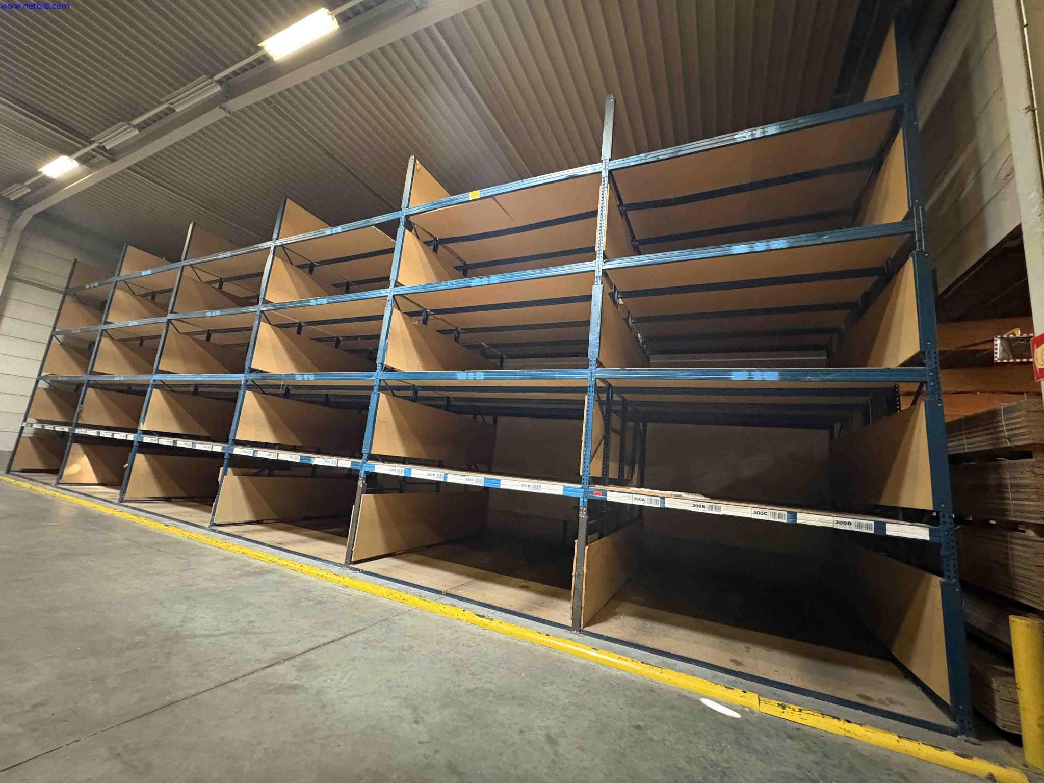 High Bay Wide Span Carpet Storage Racking – foto 3 – kavel bij NetBid, Sint Baafs Vijve