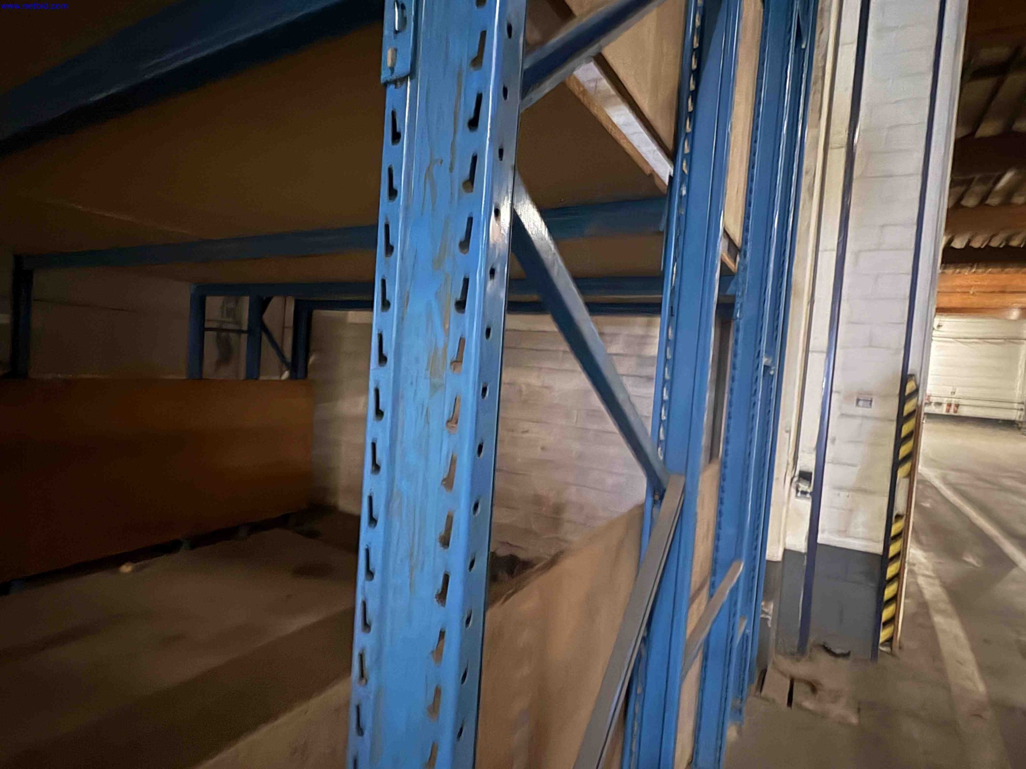of high-bay, wide-span carpet storage racking – foto 11 – kavel bij NetBid, Sint Baafs Vijve