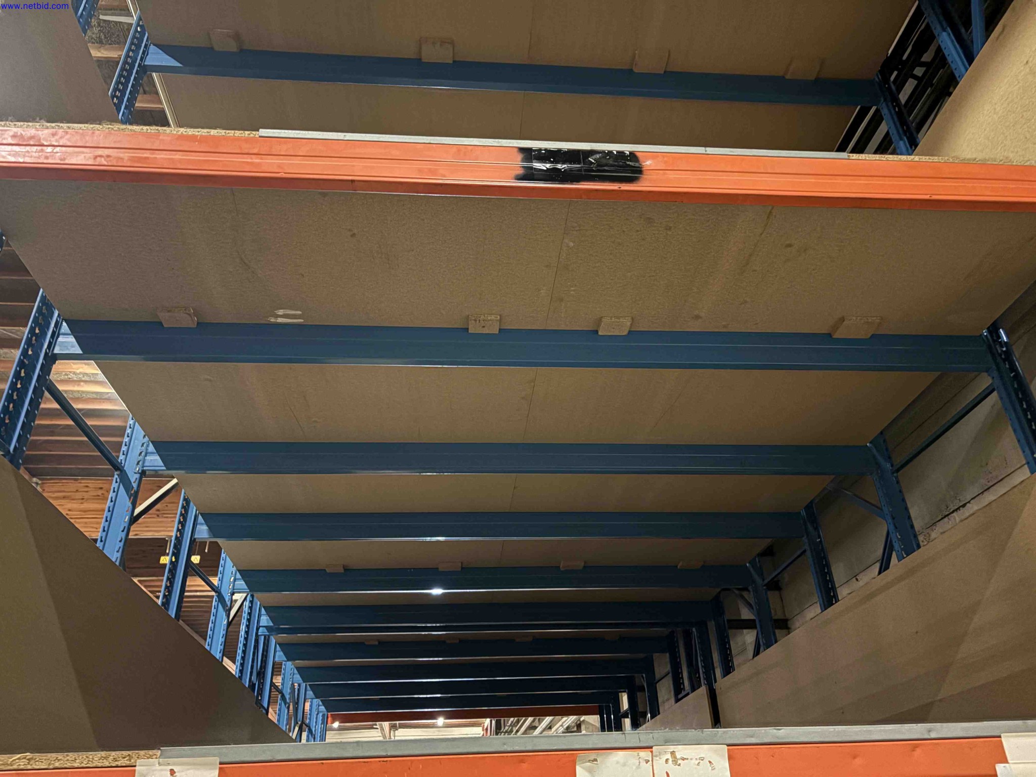 of high-bay, wide-span carpet storage racking – foto 4 – kavel bij NetBid, Sint Baafs Vijve