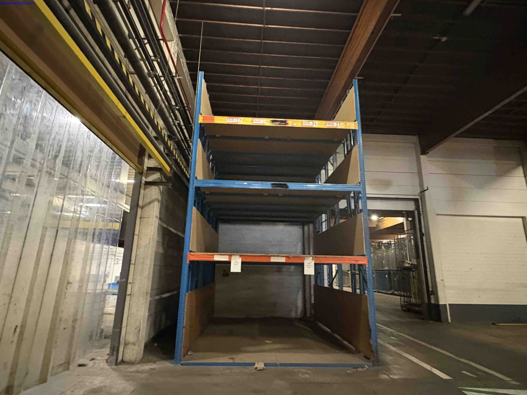 of high-bay, wide-span carpet storage racking – foto 8 – kavel bij NetBid, Sint Baafs Vijve