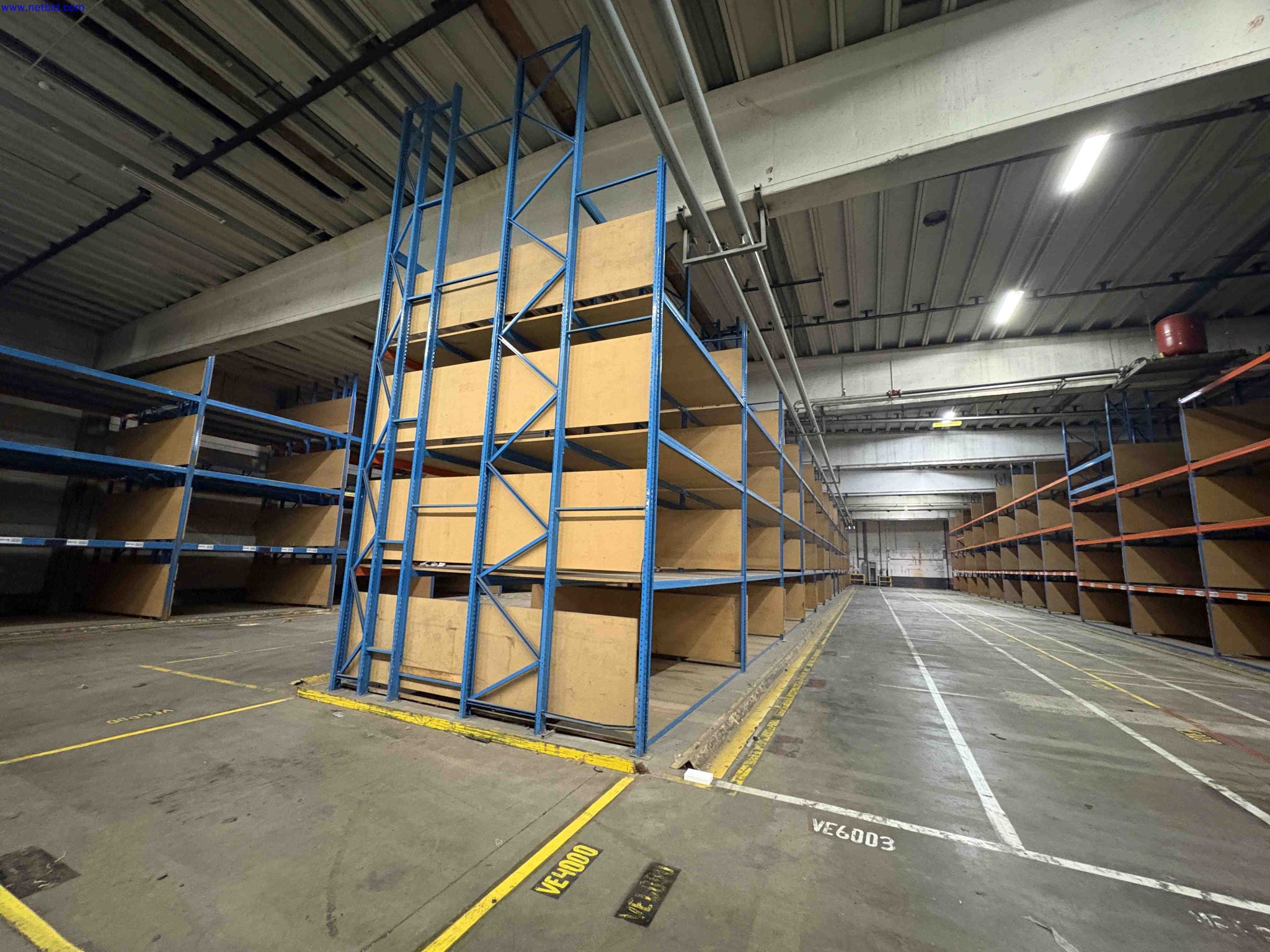 High Bay Wide Frame Boltless Racking – foto 12 – kavel bij NetBid, Sint Baafs Vijve