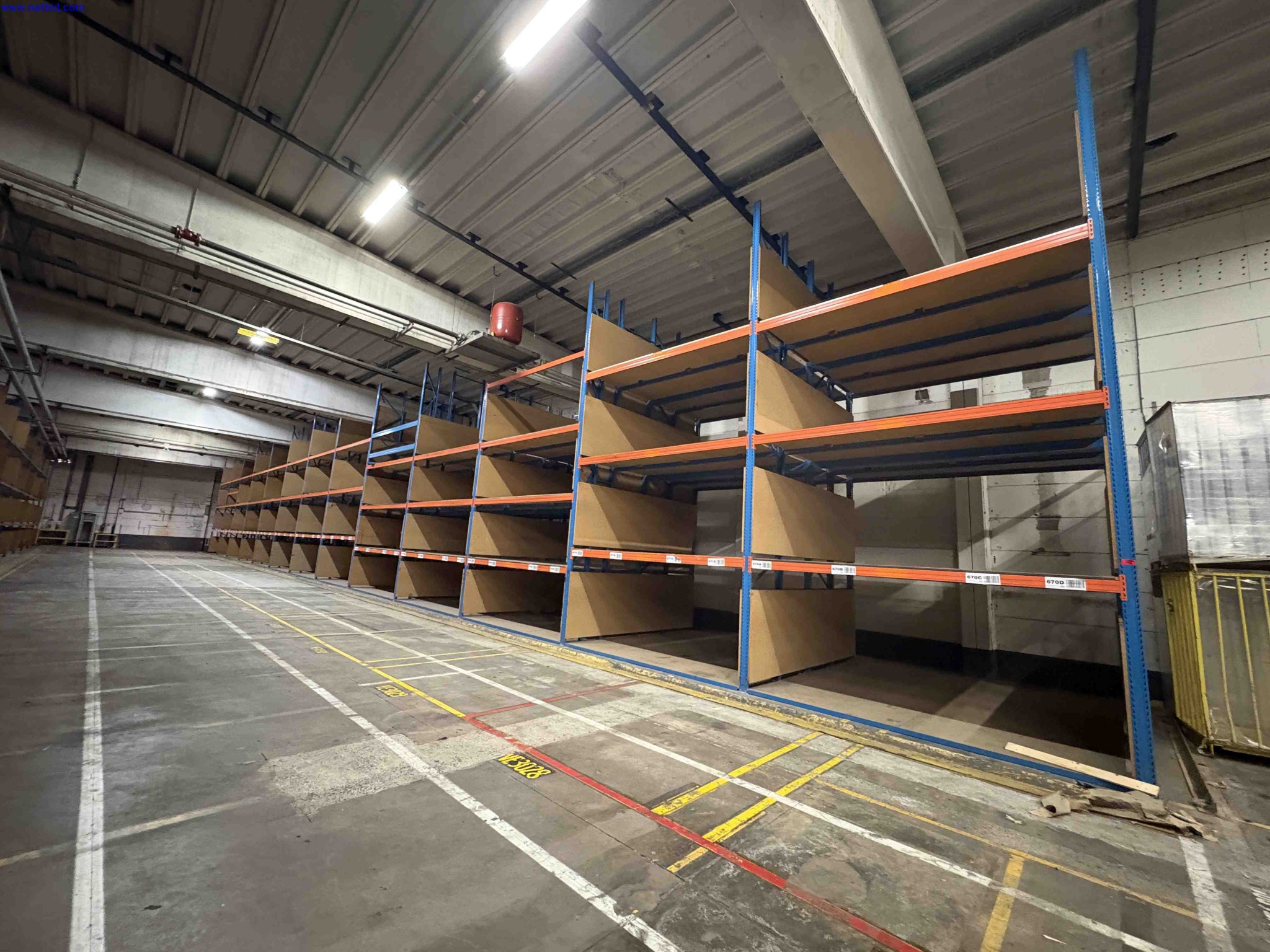 High Bay Wide Frame Boltless Racking – foto 14 – kavel bij NetBid, Sint Baafs Vijve