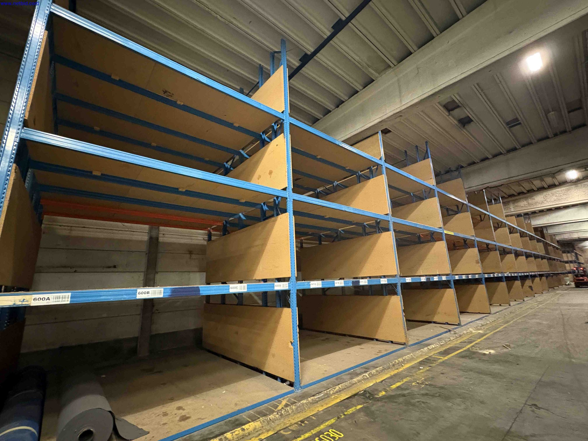 High Bay Wide Frame Boltless Racking – foto 4 – kavel bij NetBid, Sint Baafs Vijve