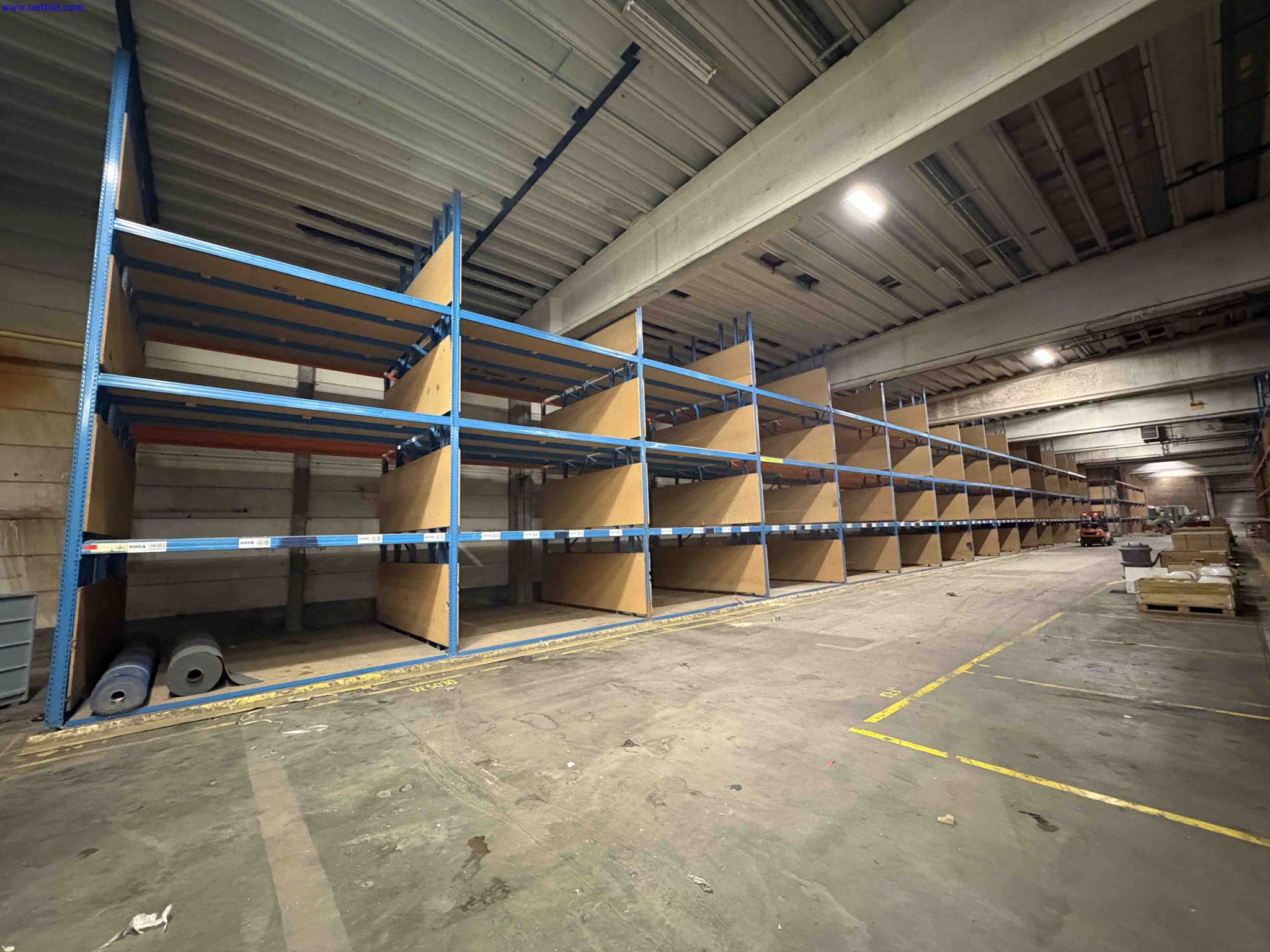 High Bay Wide Frame Boltless Racking – foto 7 – kavel bij NetBid, Sint Baafs Vijve