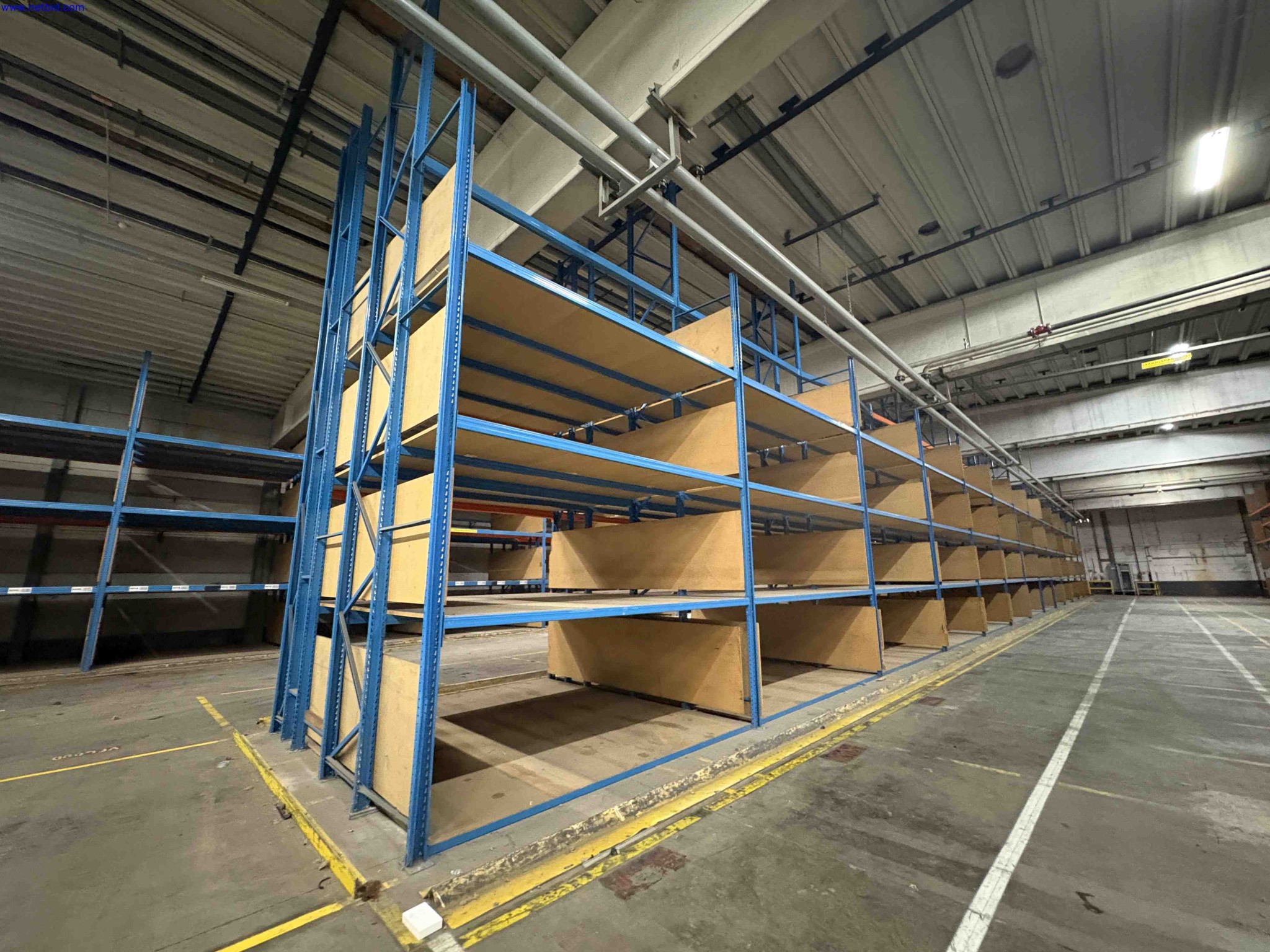 High Bay Wide Frame Boltless Racking – foto 9 – kavel bij NetBid, Sint Baafs Vijve