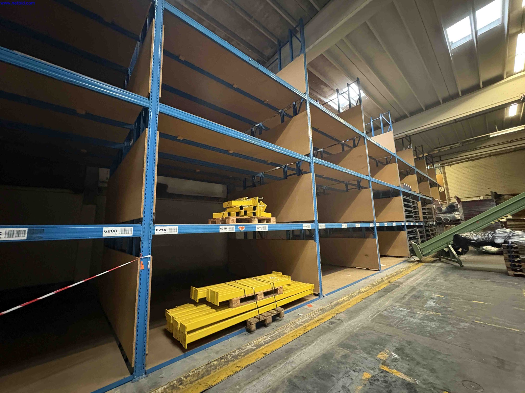 High Bay Wide Boltless Racking – foto 10 – kavel bij NetBid, Sint Baafs Vijve
