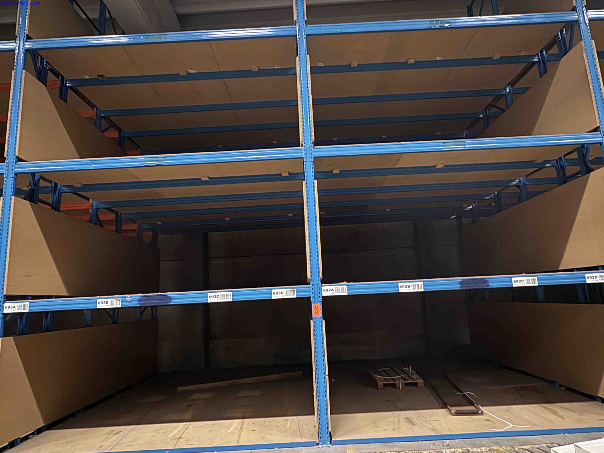 High Bay Wide Boltless Racking – foto 2 – kavel bij NetBid, Sint Baafs Vijve