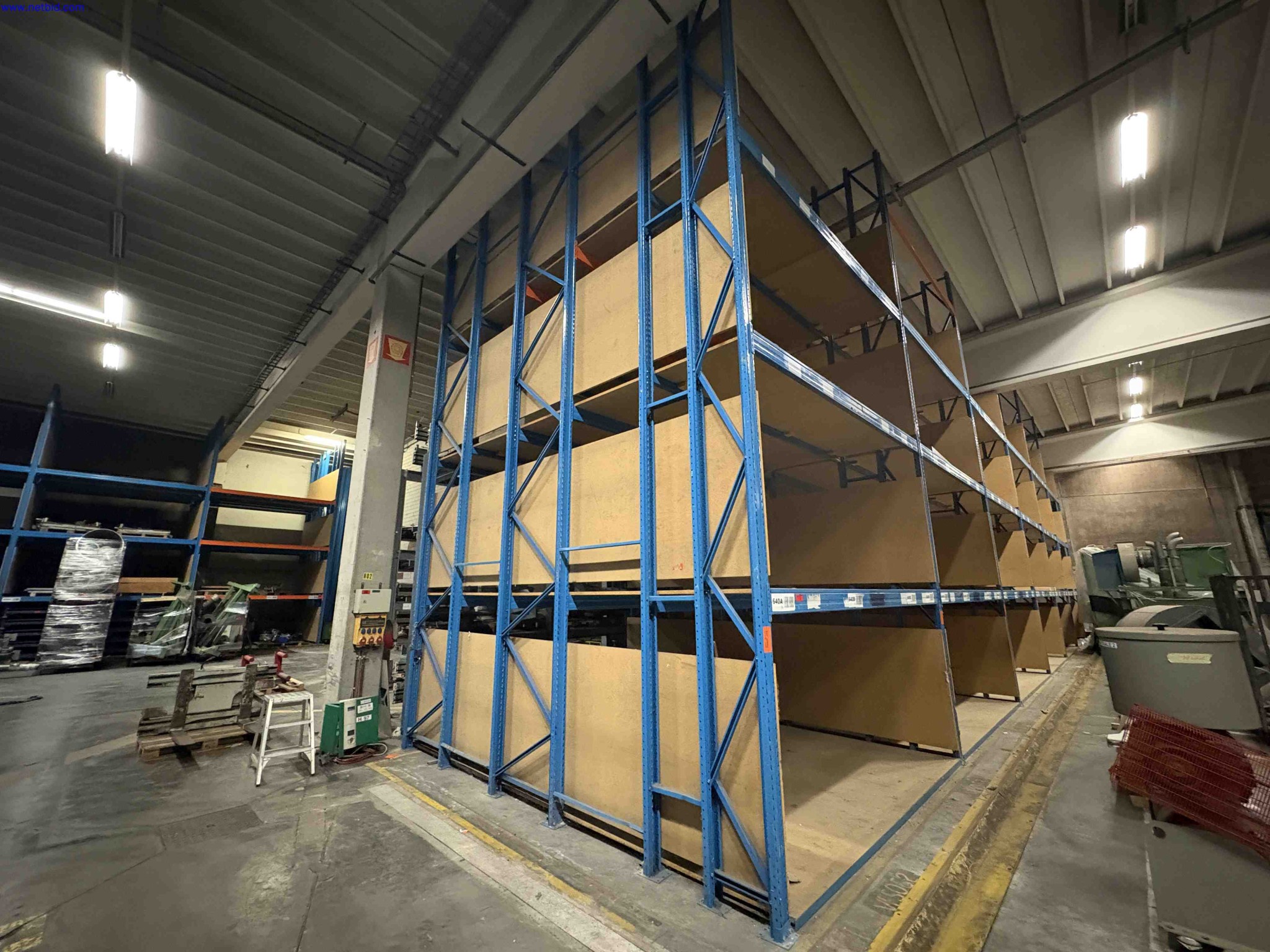 High Bay Wide Boltless Racking – foto 4 – kavel bij NetBid, Sint Baafs Vijve