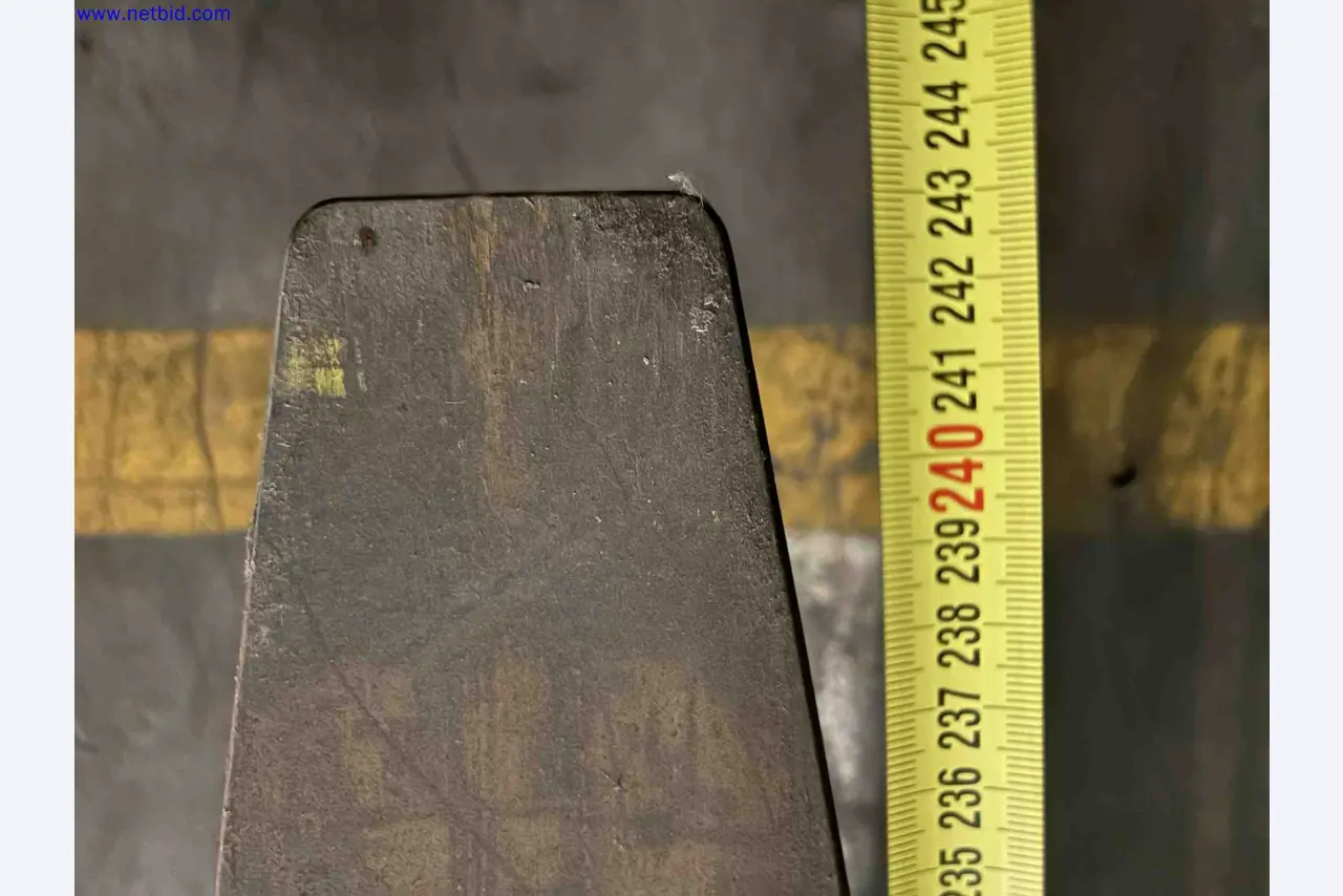 Uzavření závodu společnosti Balta Industries (Belgie) – výrobní závody výrobce koberců-46