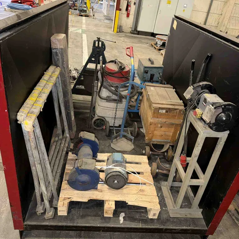 Quantity of various workshop tools and equipment
