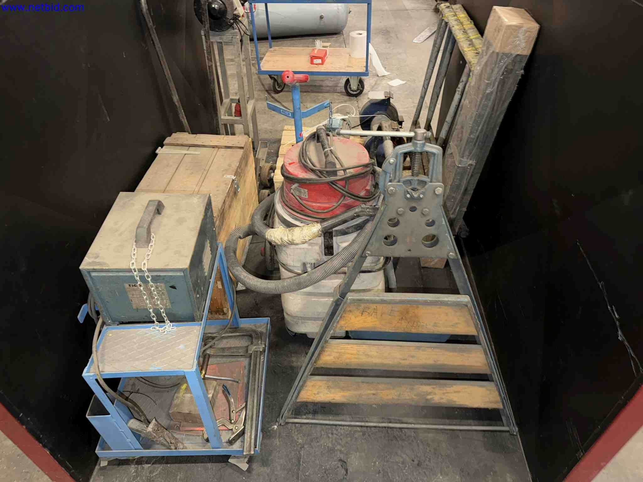 Plant closure at Balta Industries (Belgium) - production facilities of a carpet manufacturer-2