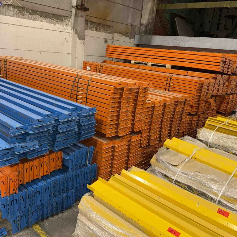 1 Posten Large Quantity of disassembled warehouse racking