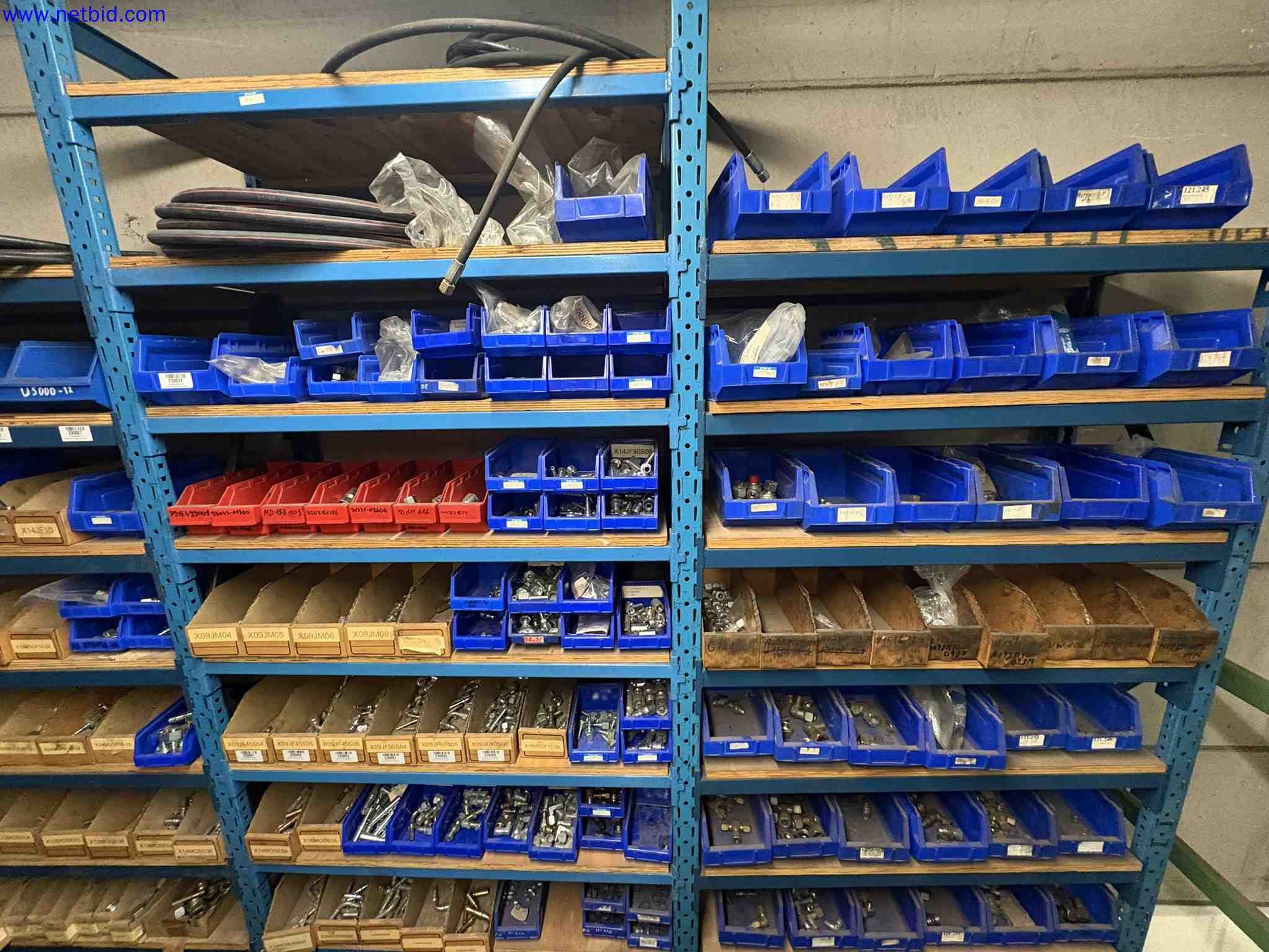 Complete workshop with spare parts for forklifts (Later release) – foto 11 – kavel bij NetBid, Sint Baafs Vijve