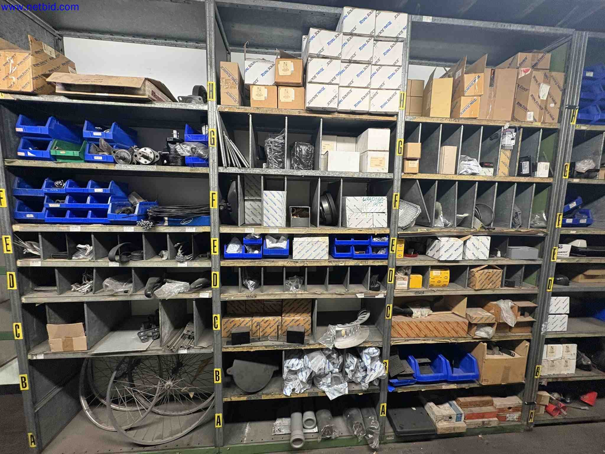 Complete workshop with spare parts for forklifts (Later release) – foto 12 – kavel bij NetBid, Sint Baafs Vijve