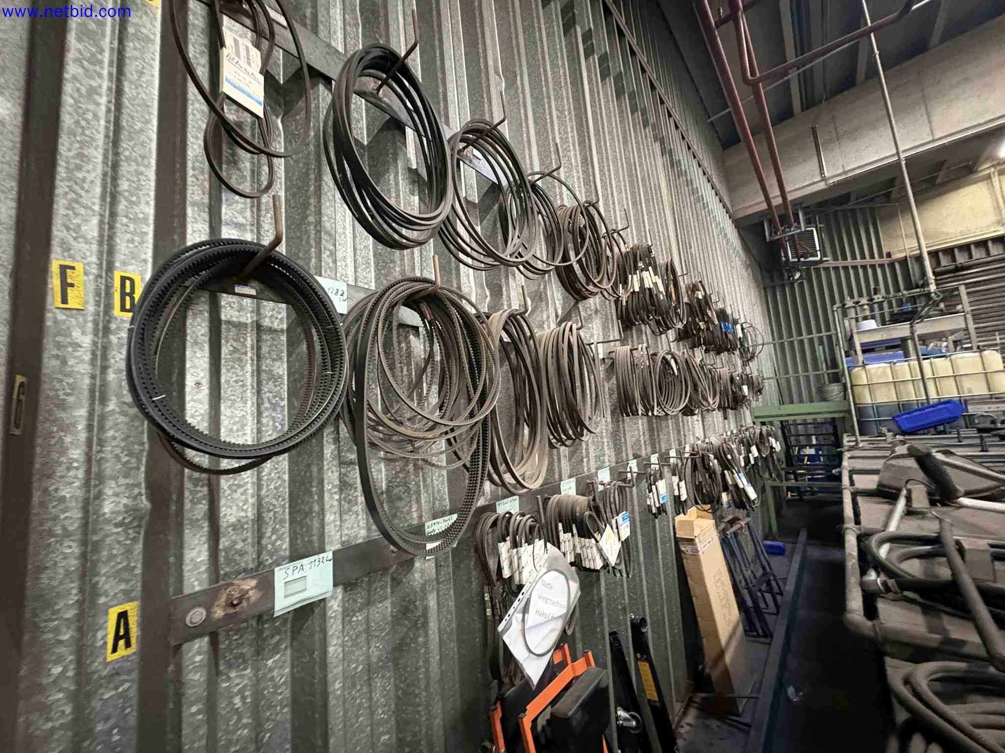 Uzavření závodu společnosti Balta Industries (Belgie) – výrobní závody výrobce koberců-53