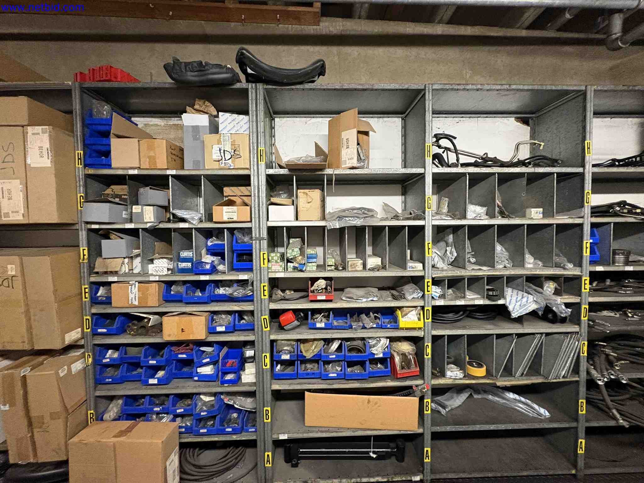 Complete workshop with spare parts for forklifts (Later release) – foto 8 – kavel bij NetBid, Sint Baafs Vijve