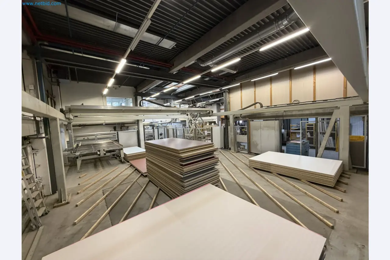 Machines from the woodworking sector-16