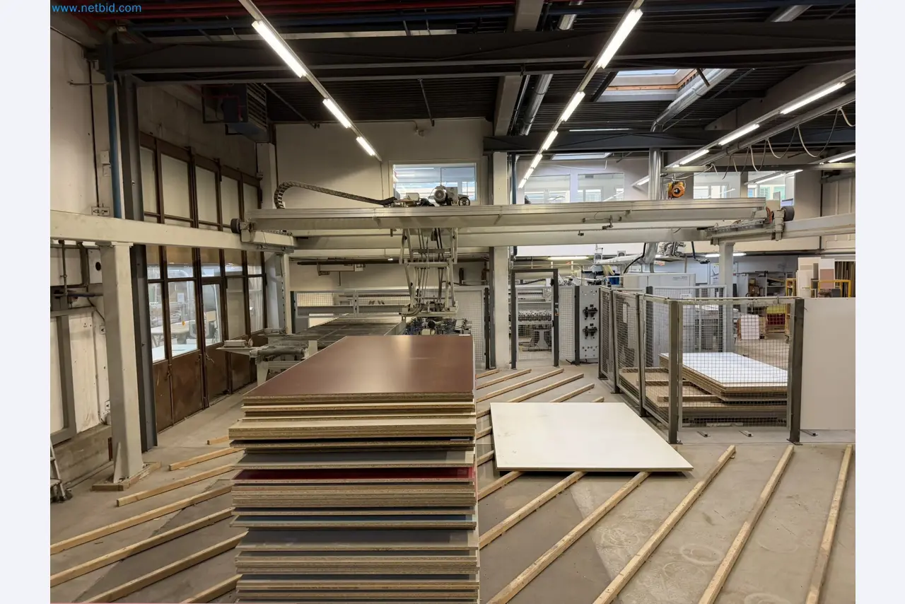 Machines from the woodworking sector-17