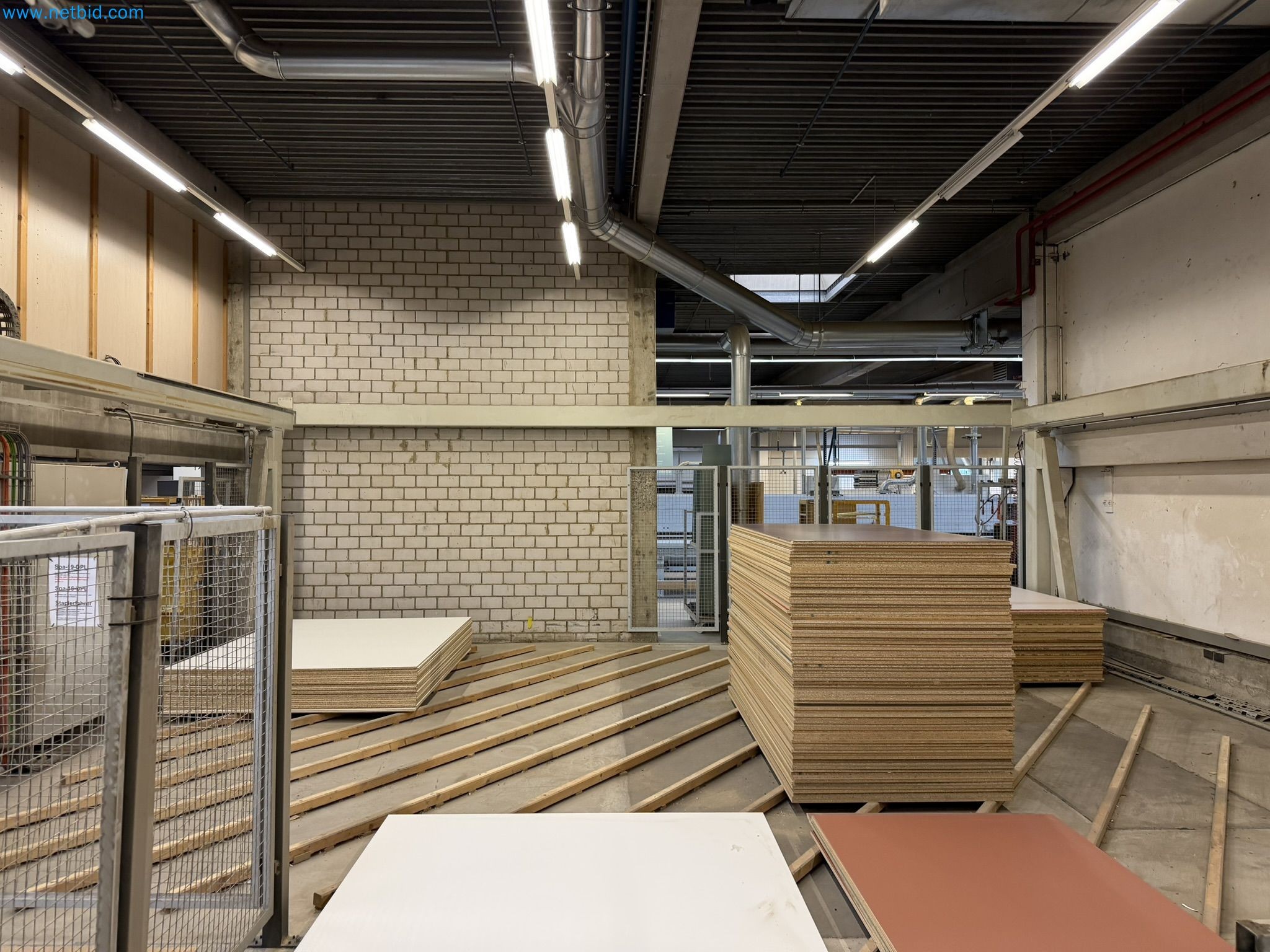 Machines from the woodworking sector-21