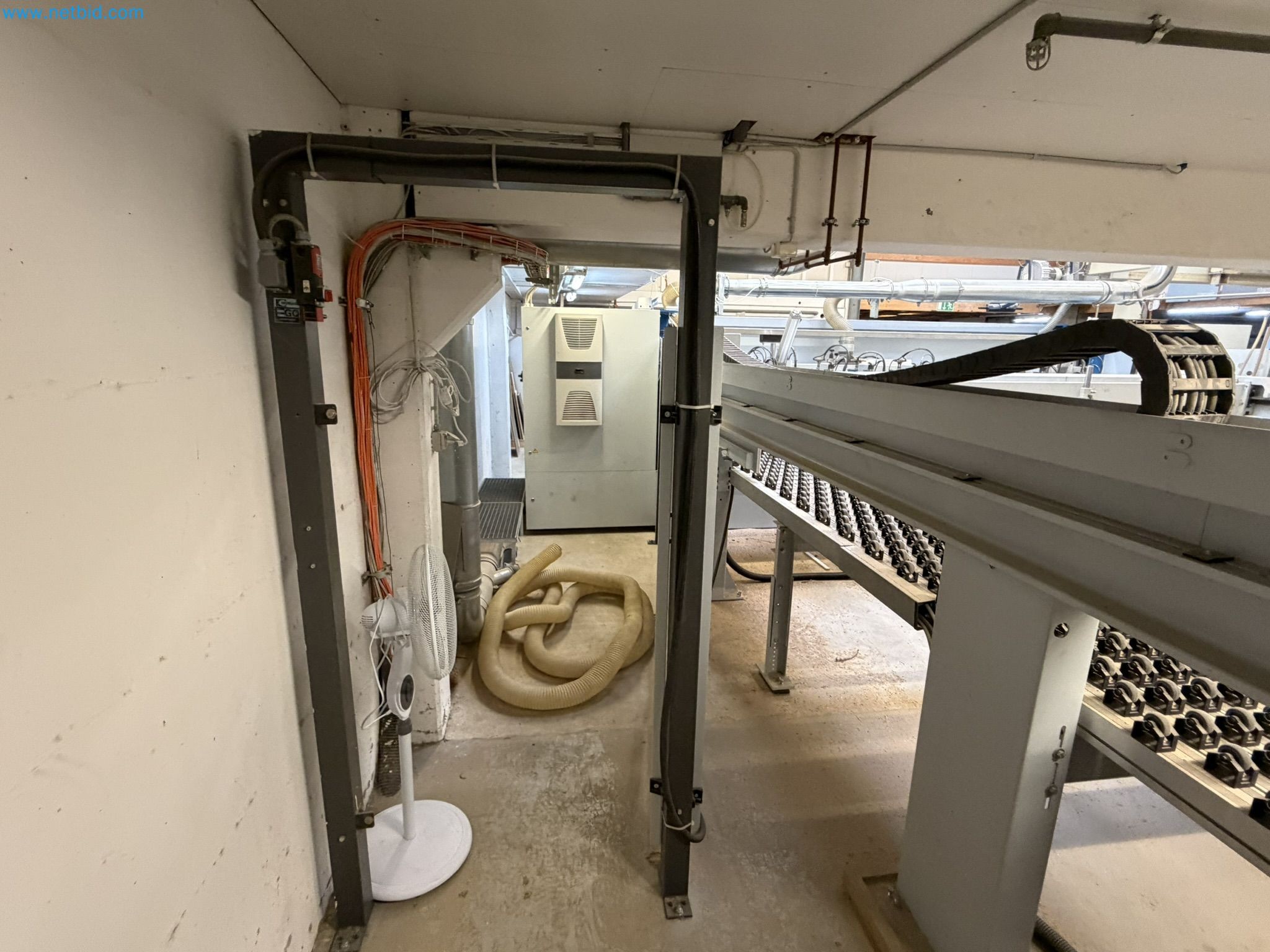 Machines from the woodworking sector-9