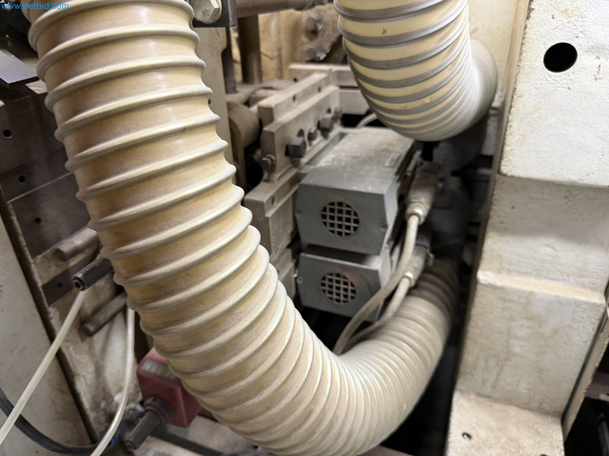 Machines from the woodworking sector-15