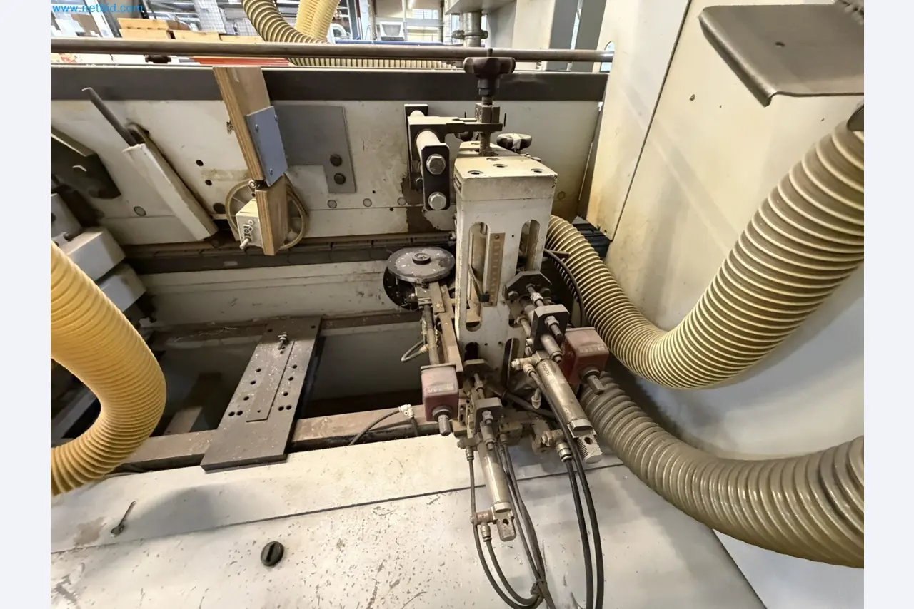 Machines from the woodworking sector-21