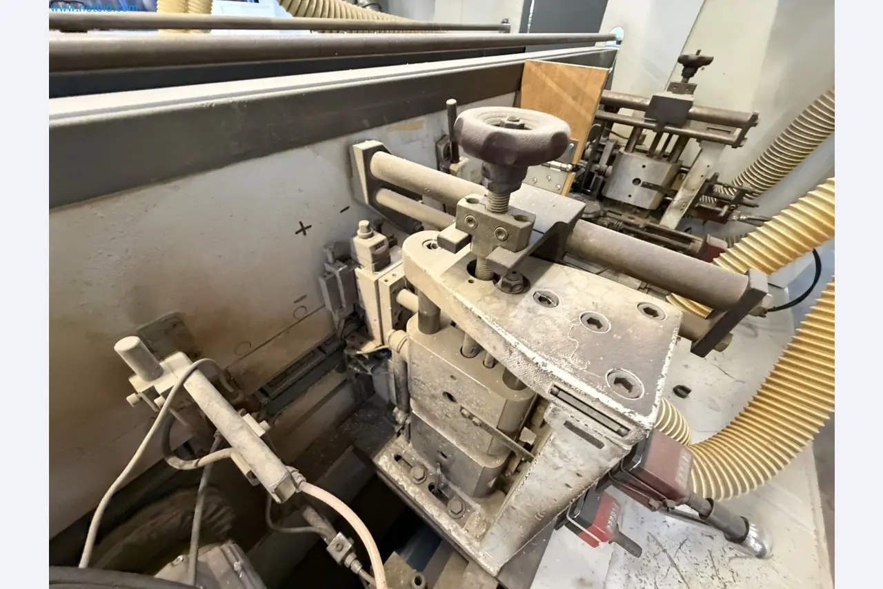 Machines from the woodworking sector-23