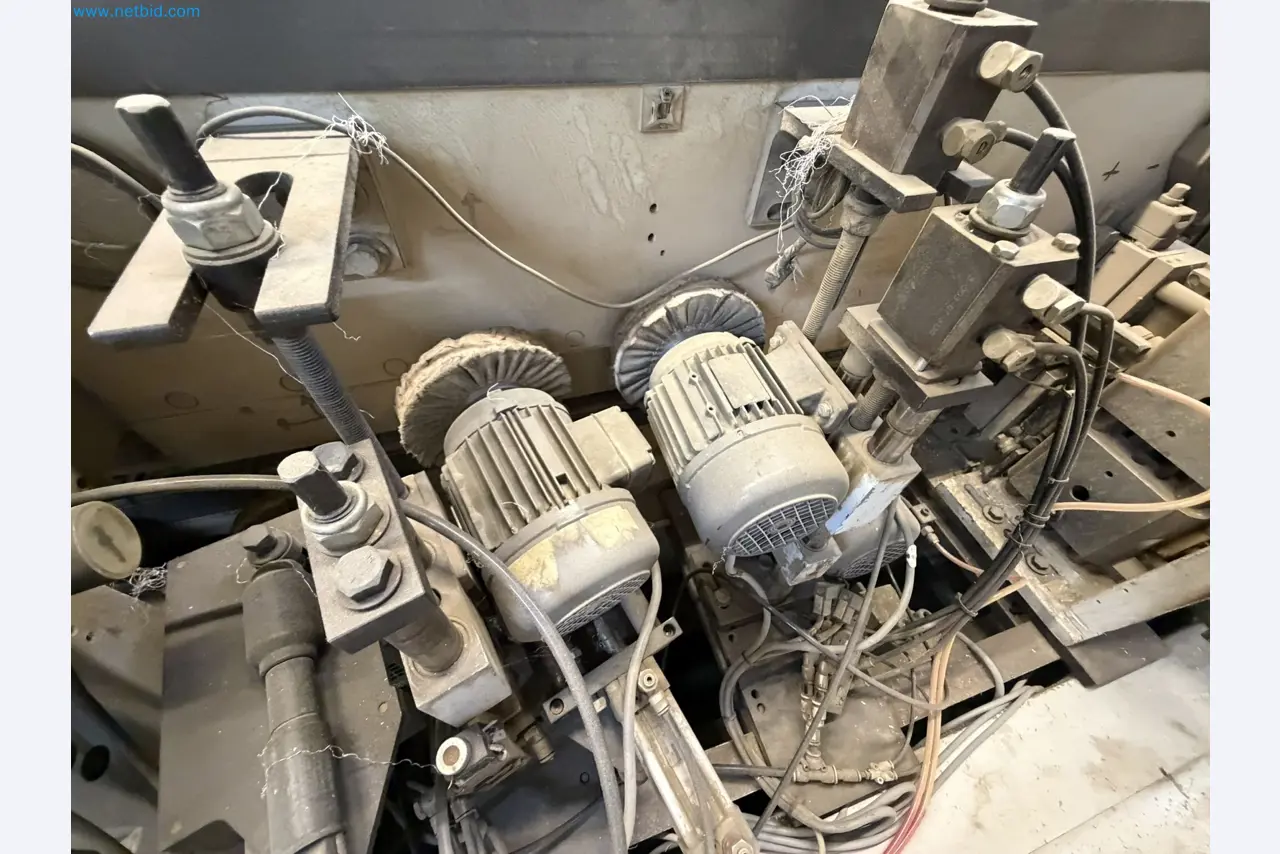 Machines from the woodworking sector-24