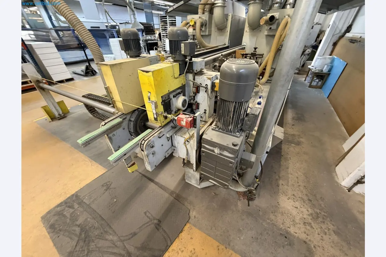 Machines from the woodworking sector-25